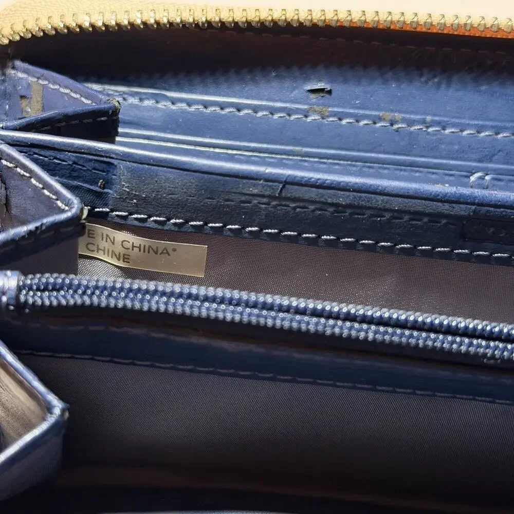 Coach Peyton Signature Wallet Embossed blue Tan Patent Leather Zip 8